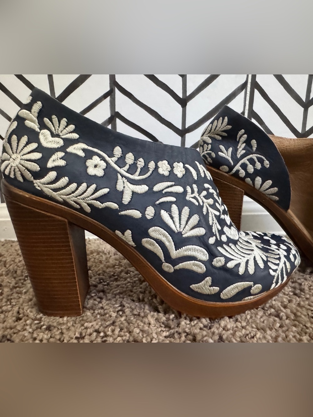 Womens Navy Embroidered Platform Heels - Artesanias Camila
Talavera Azul